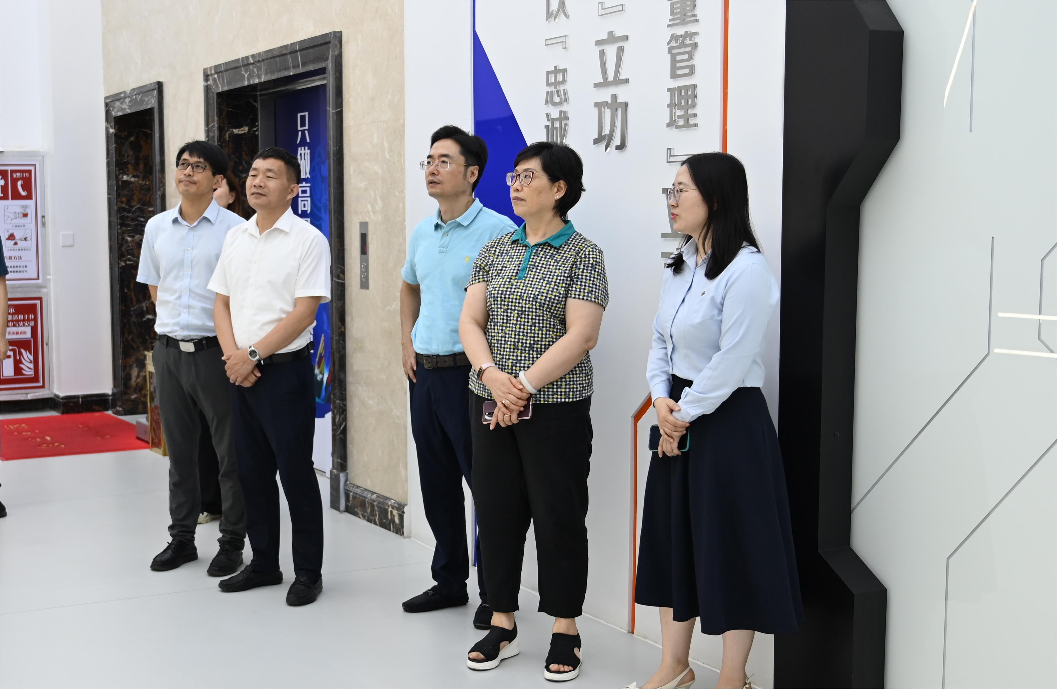 无锡市科协调研DB视讯
股份科技建设工作