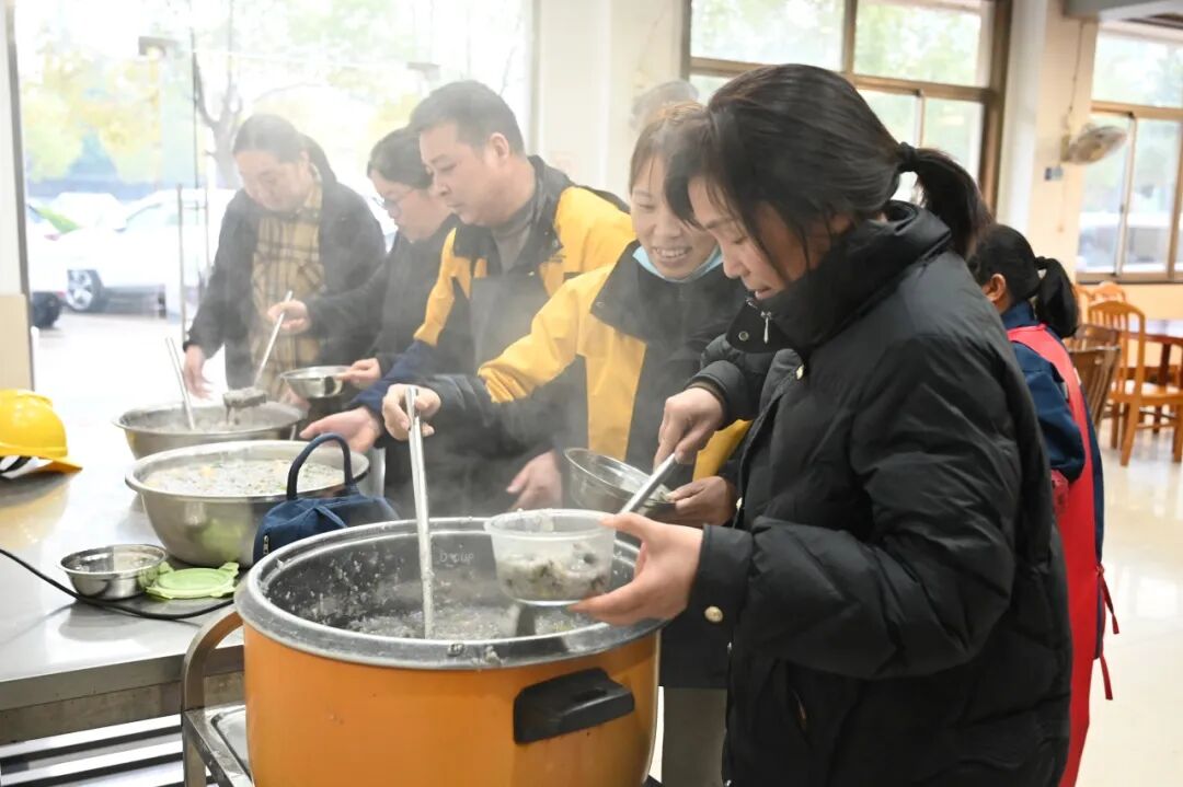 粥暖DB视讯
，情满腊八